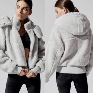 ALO YOGA Foxy Sherpa Fleece Cropped TEDDY Bomber Jacket W/ Hood Dove Grey
